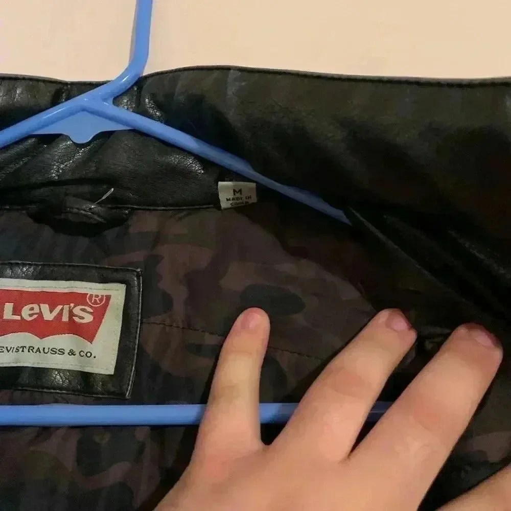 Levi’s Levi Strauss & Co Men’s Faux Leather Jacket Foldable Hood Black